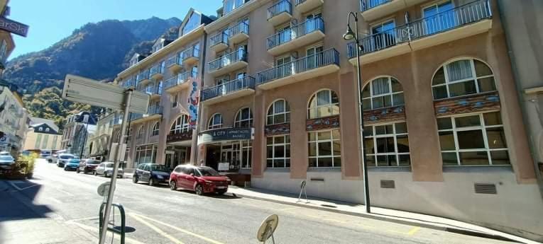 Appartement Prive Dans Residence Balneo Aladin Cauterets Luaran gambar